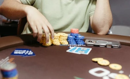 Cách so sánh giá trị bài trong Texas Hold’em