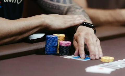 Texas Hold'em có "12345" không?