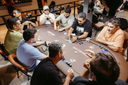 Làm thế nào để chơi Texas Hold'em với tỷ lệ thắng cao